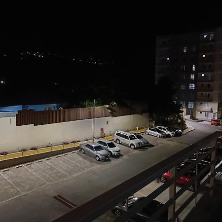 Lovely 2 Bedroom C̅ Netflix Across National Stadium Кингстон Экстерьер фото